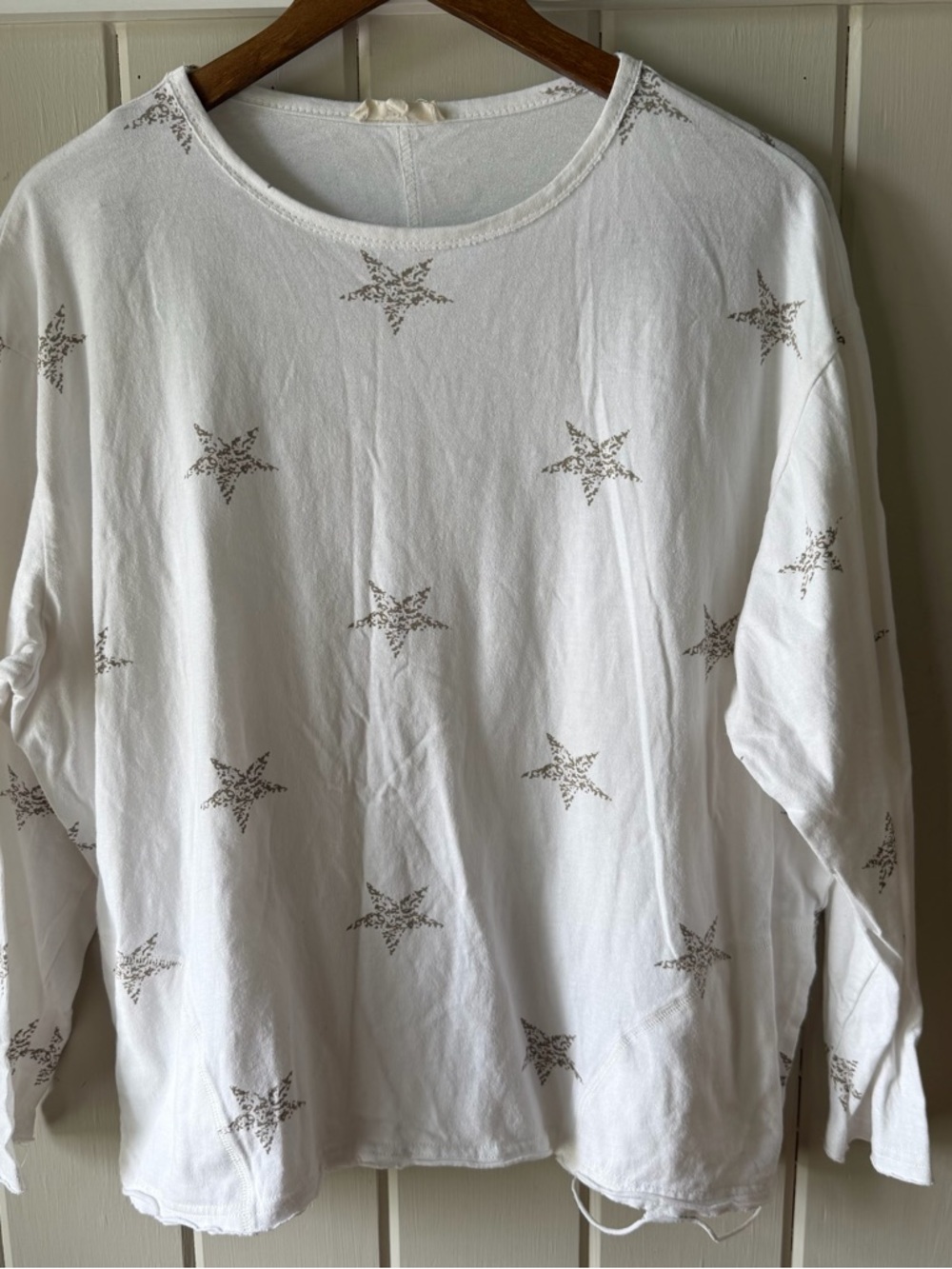 easel White Star-Print Long Sleeve T-Shirt, Pockets, Size Small (Oversized) - Picture 2 of 8